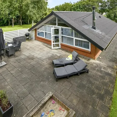 Nice Home In Hemmet With Wifi Hemmet