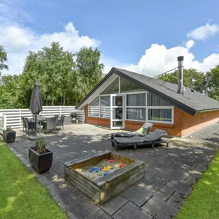 Nice Home In Hemmet With Wifi